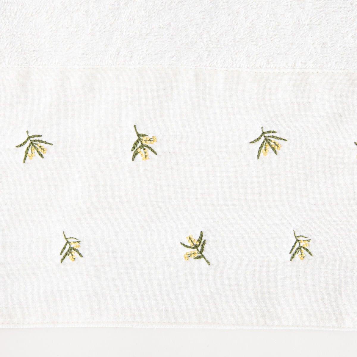 YORK Decorative Embroidered Cotton Bath Towel 70x130 cm