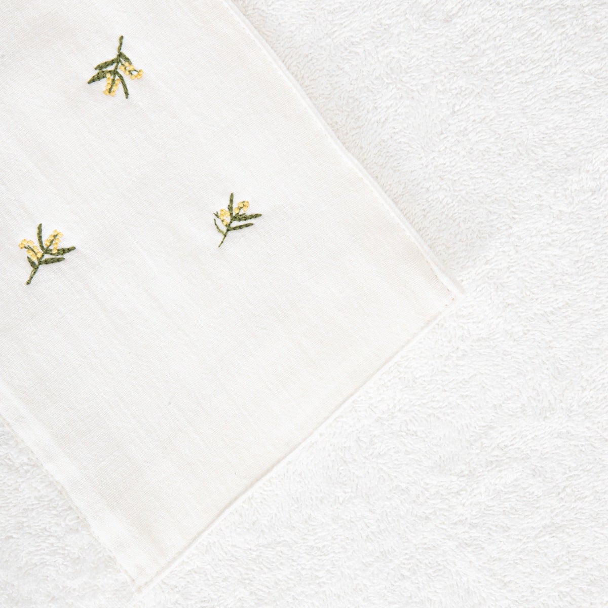 YORK Decorative Embroidered Cotton Bath Towel 70x130 cm