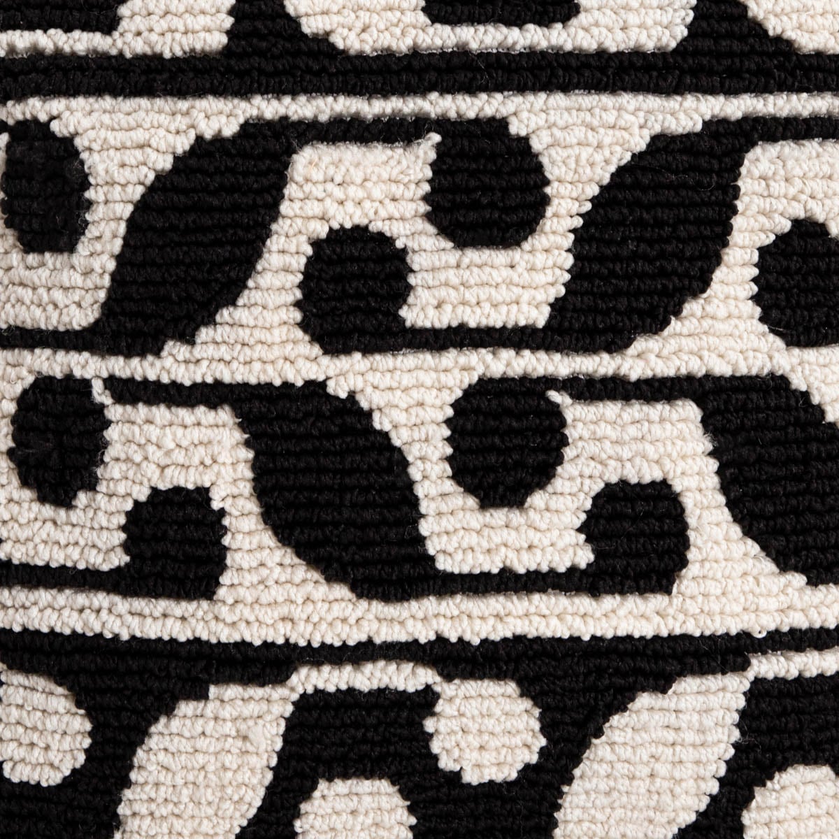 VIKAS Black and White Loop Knitted Pillowcase 45x45cm