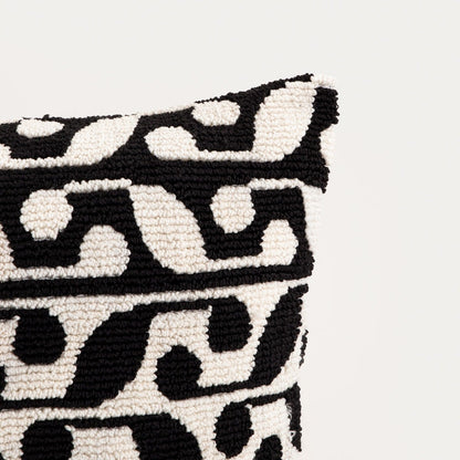 VIKAS Black and White Loop Knitted Pillowcase 45x45cm
