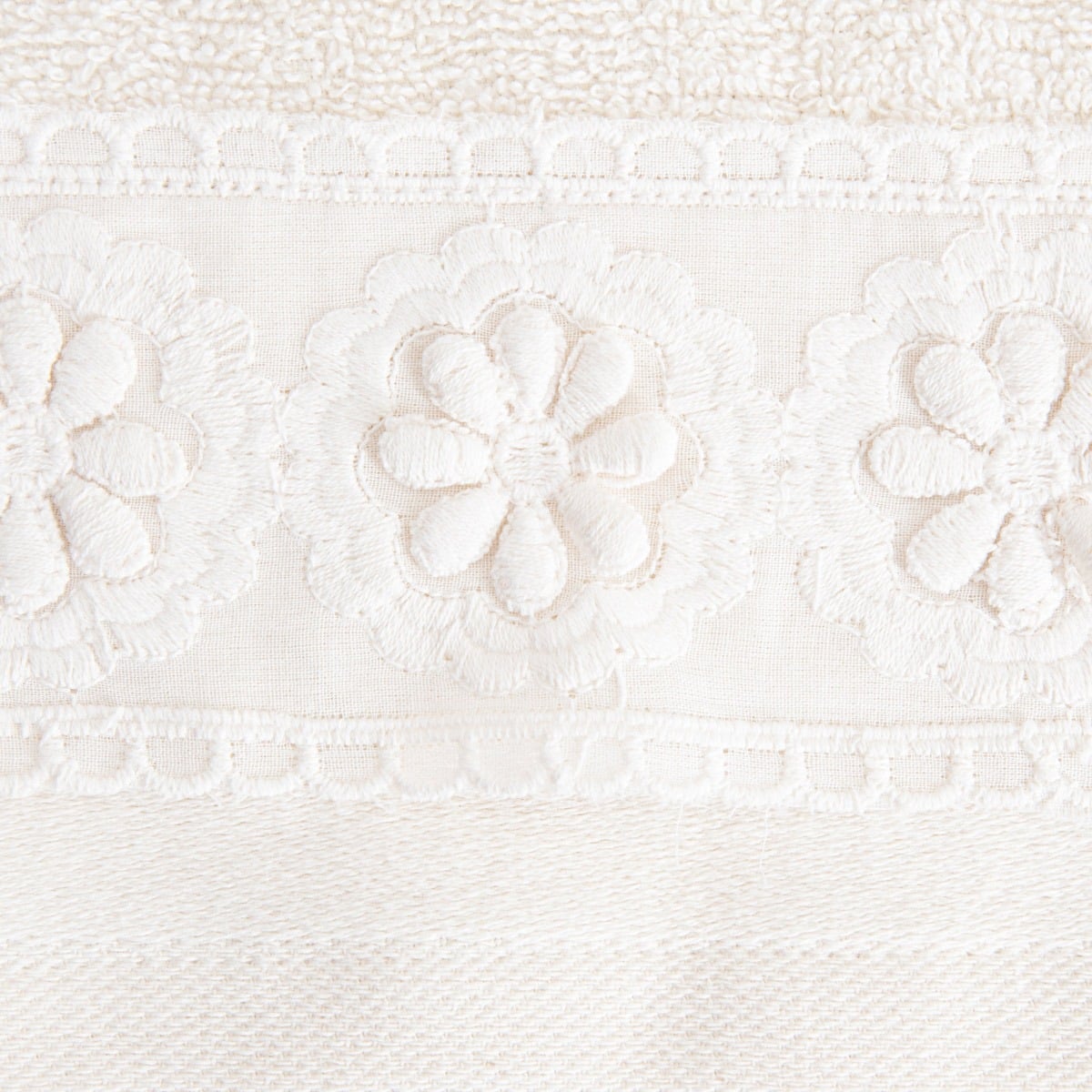 RESU Decorative Embroidered Towel 70x130 cm
