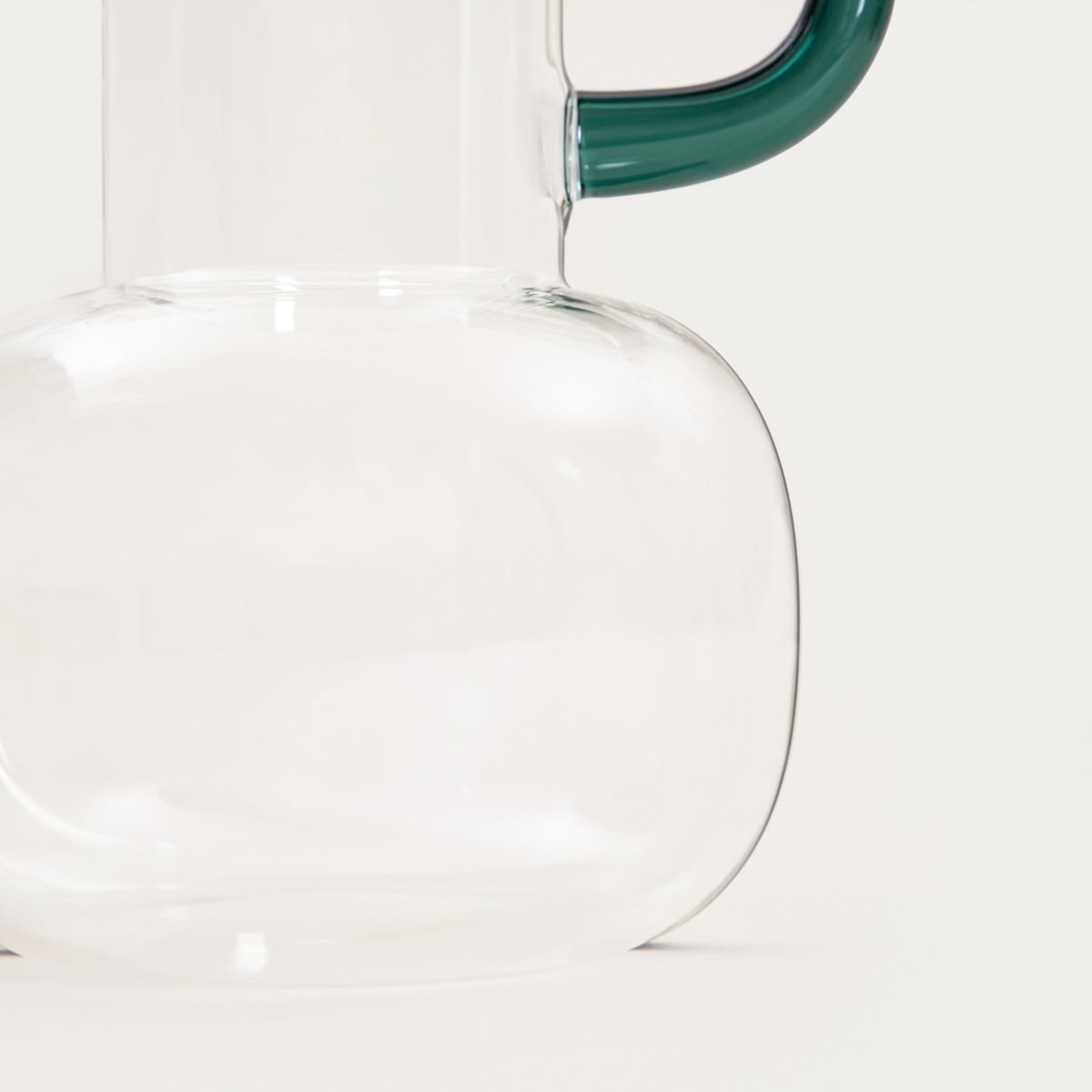 FLUFF Pitcher with Inflatable Handle | 2.7L Borosilicate Glass Jug