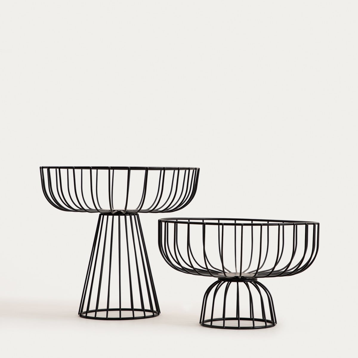 WARDON Low Leg Basket - 30x20x20 cm Black Metal Storage