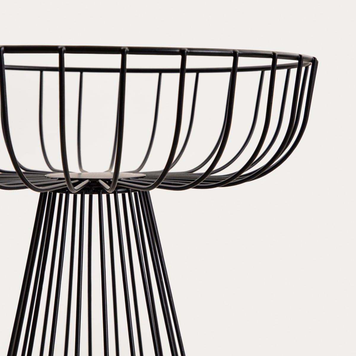 WARDON Elevated Kitchen Basket on Legs 30x28 cm