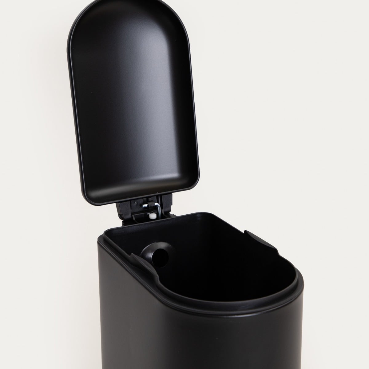 LINEA MAT Black Bathroom Hamper with Pedal Mechanism