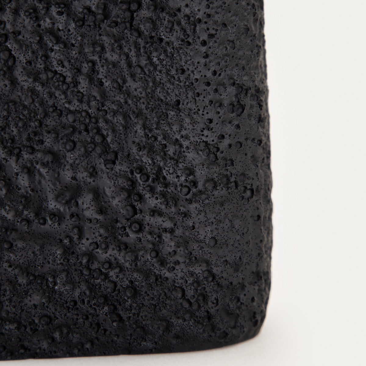 VOLCANO Black Bathroom Mug - Durable & Stylish Organizer