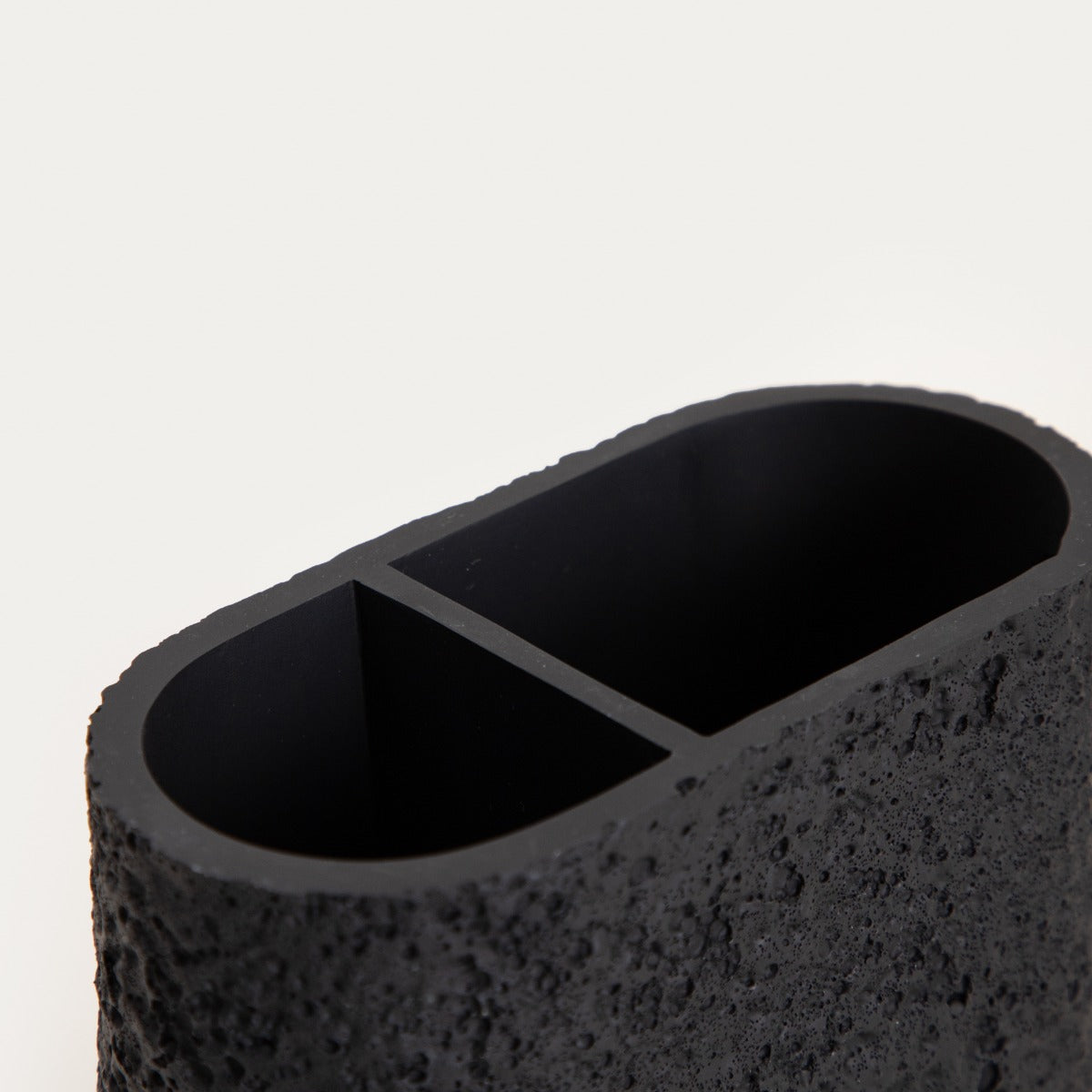 VOLCANO Black Bathroom Mug - Durable & Stylish Organizer