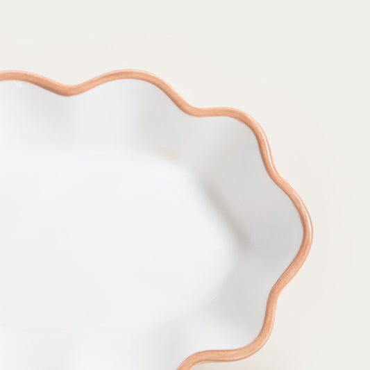 MUSSEL Ceramic Soap Dish with Raised Rim and Wavy Edge
