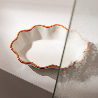 MUSSEL Ceramic Soap Dish with Raised Rim and Wavy Edge