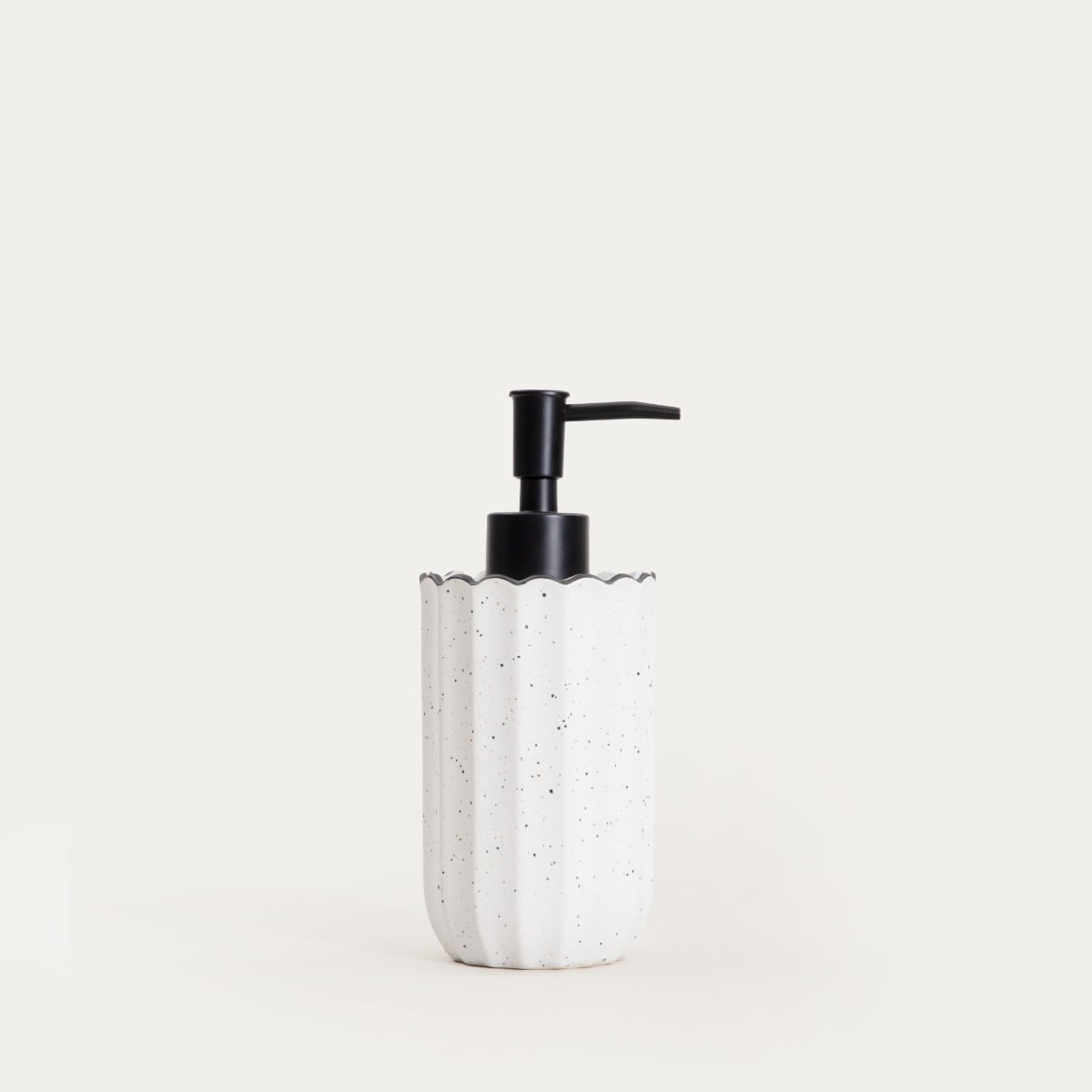 SCALLOP Ceramic Soap Dispenser 7.5x17.8 cm