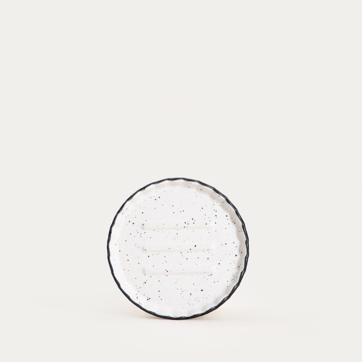 SCALLOP Ceramic Soap Dish with Elegant Wavy Edge
