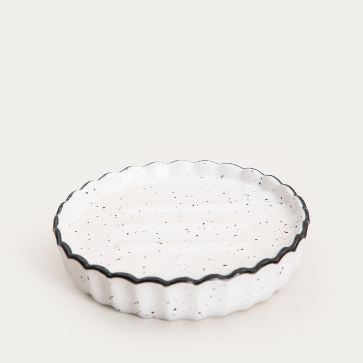 SCALLOP Ceramic Soap Dish with Elegant Wavy Edge