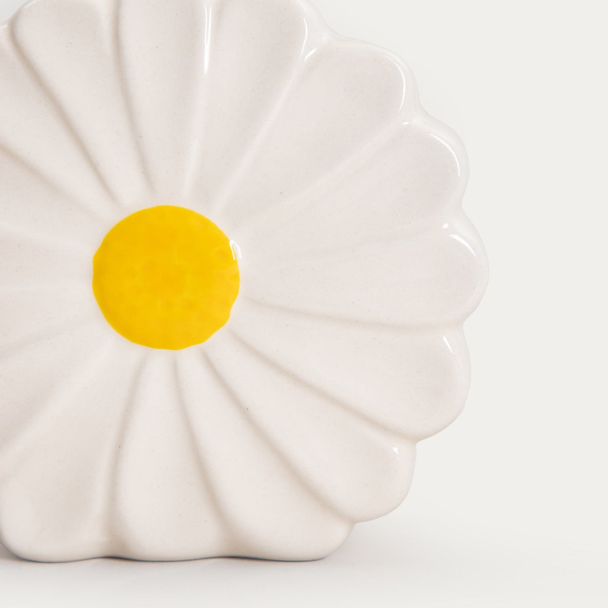 DAISY Ceramic Soap Dispenser for Bathroom and Kitchen
