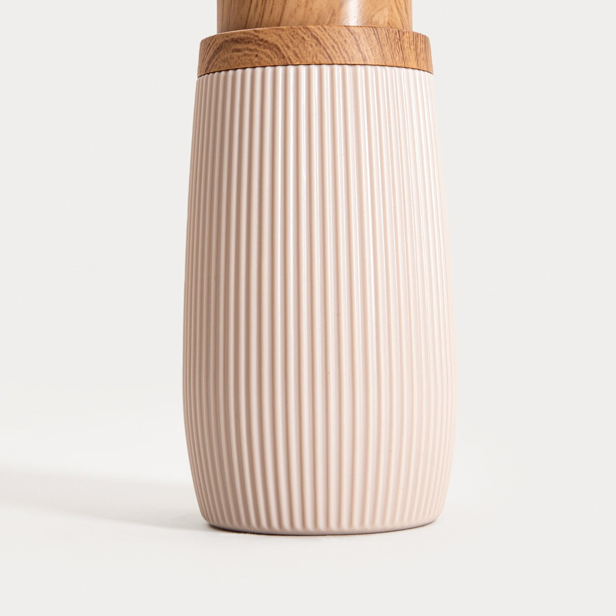DIALL Beige Soap Dispenser with Grooved Surface and Practical Pump