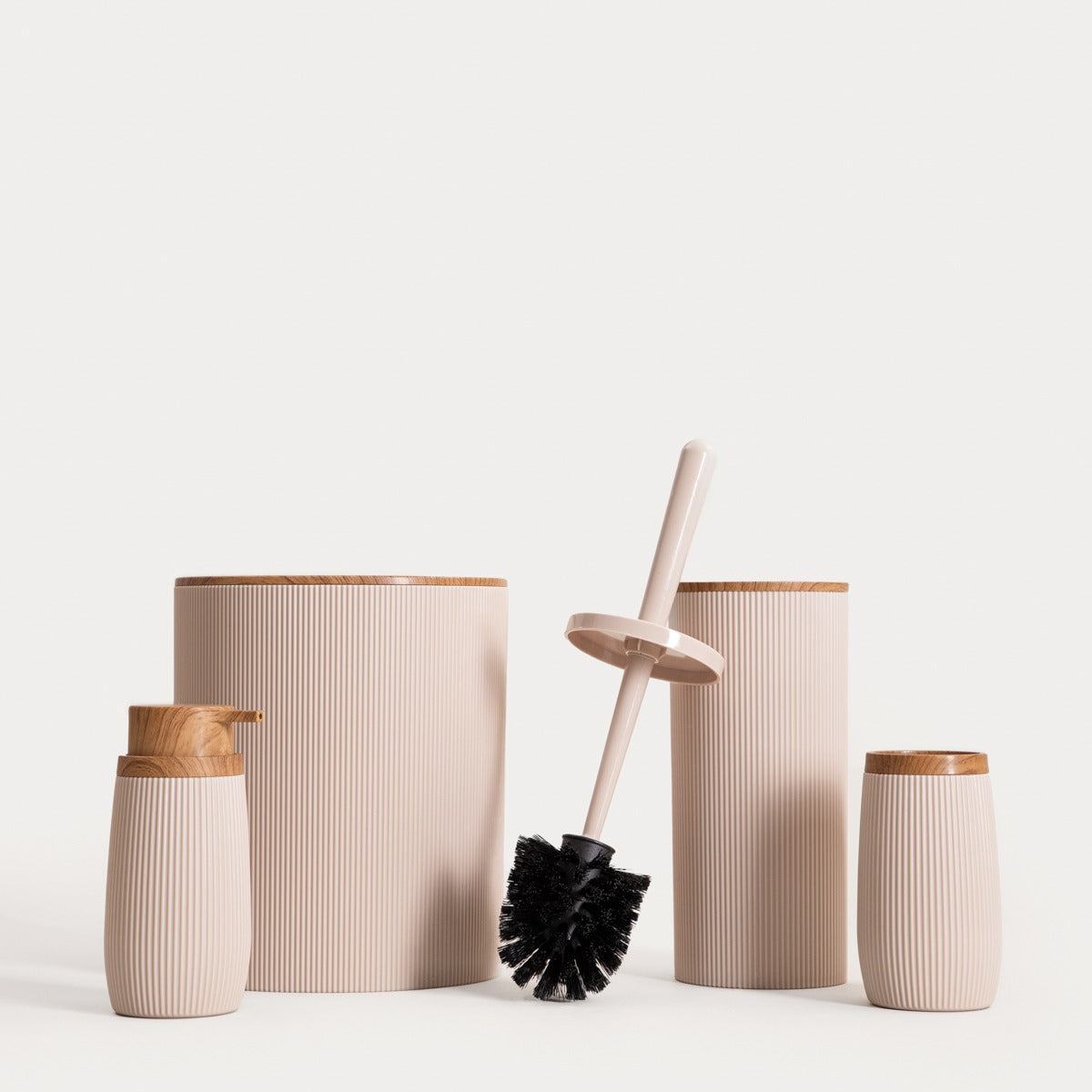 DIALL Beige Soap Dispenser with Grooved Surface and Practical Pump