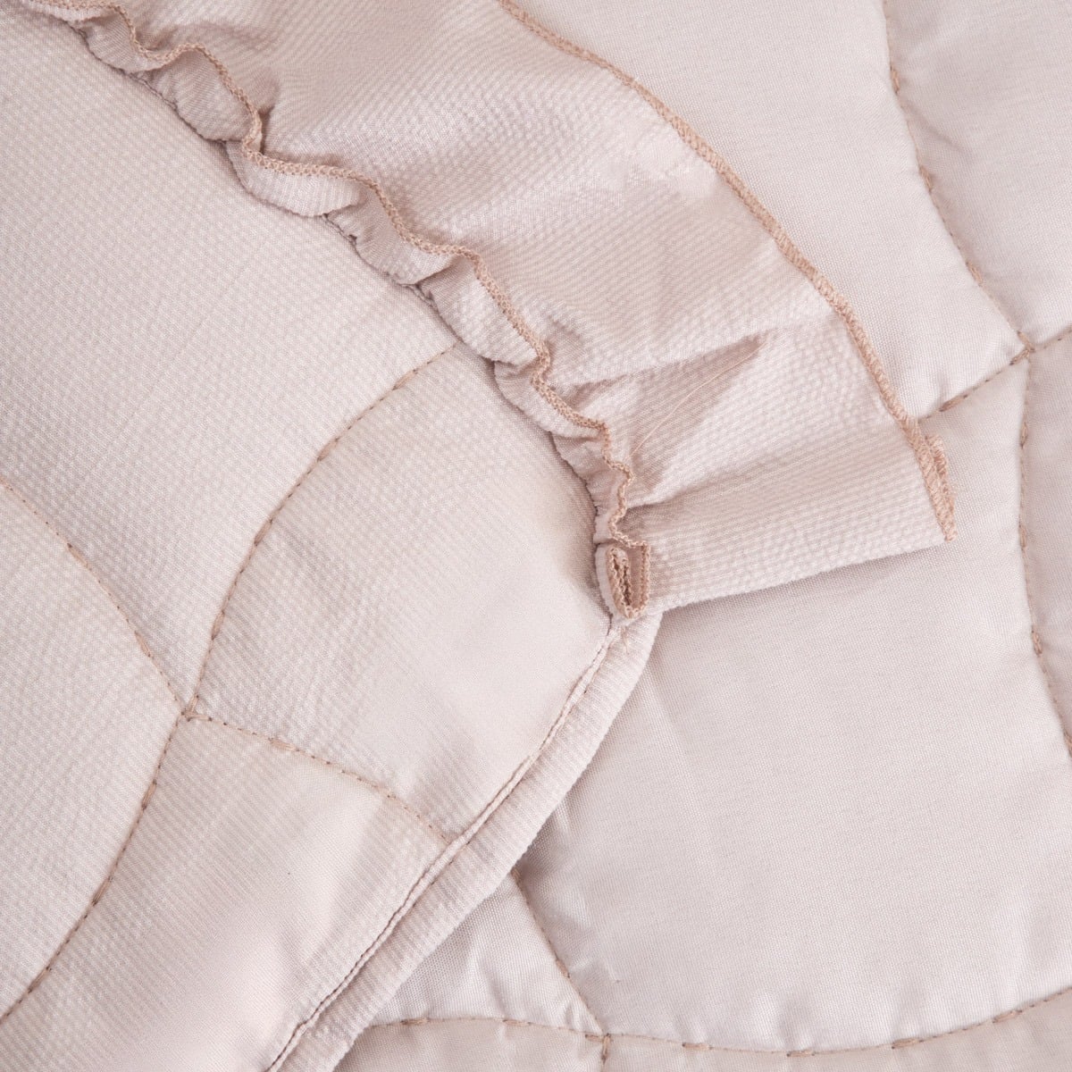 LEONA Cream Bedspread with Quilting and Decorative Frill 200x220 cm