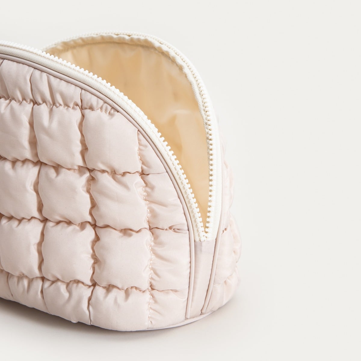 BLUFFI Beige Cosmetic Bag - Durable Organizer 33x20x14cm