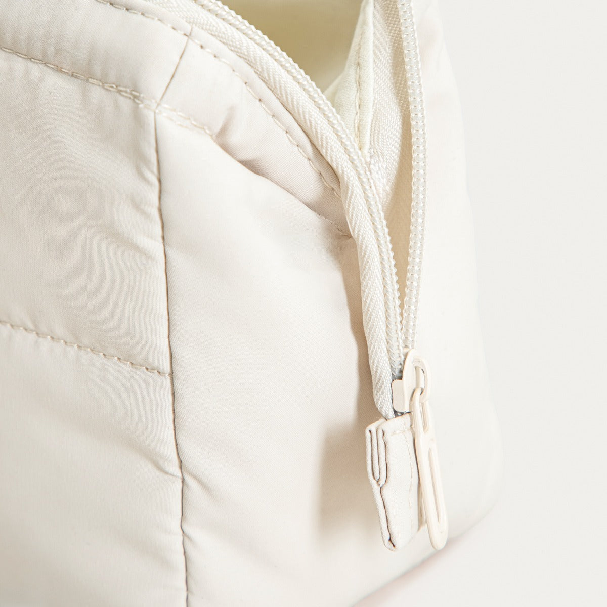 BELARI Beige Cosmetic Bag - Travel Organizer