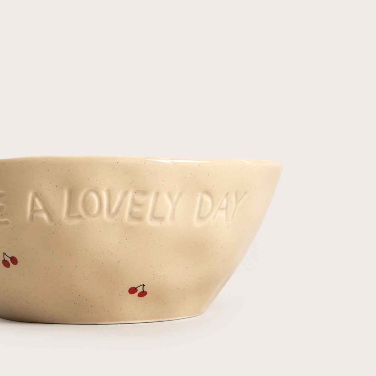 ISERNIA Ceramic Bowl in Cherries - 18 cm Porcelain