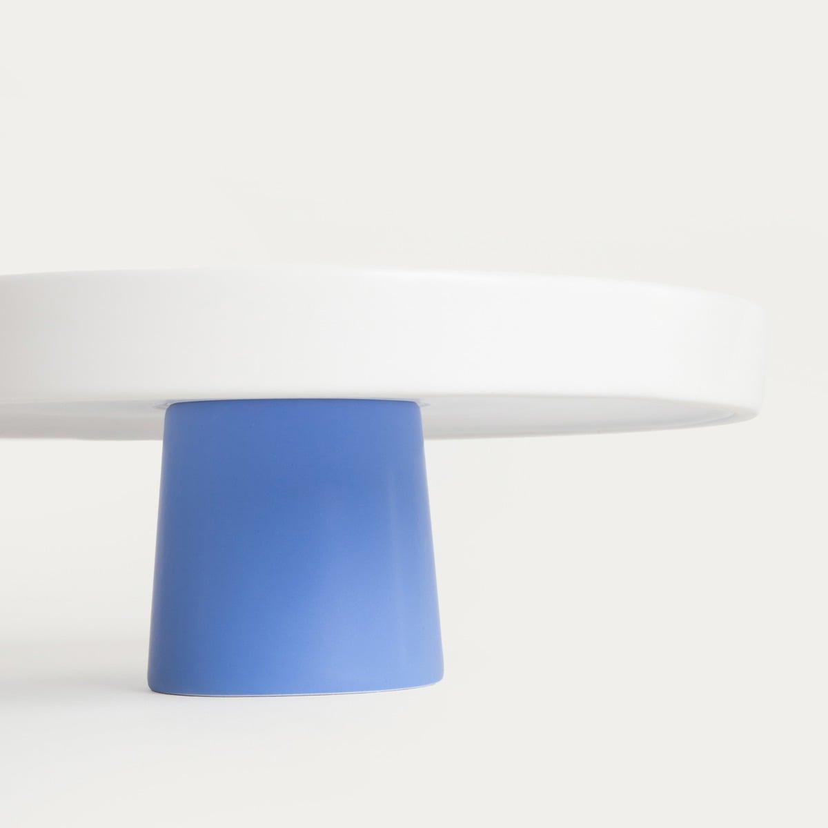 AFFI Ceramic Serving Platter White with Navy Blue Leg 25x25x9cm