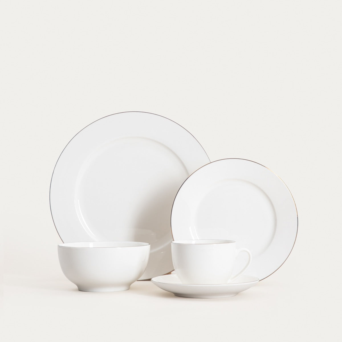 AUROO Dinner Plate with Golden Rim 26 cm
