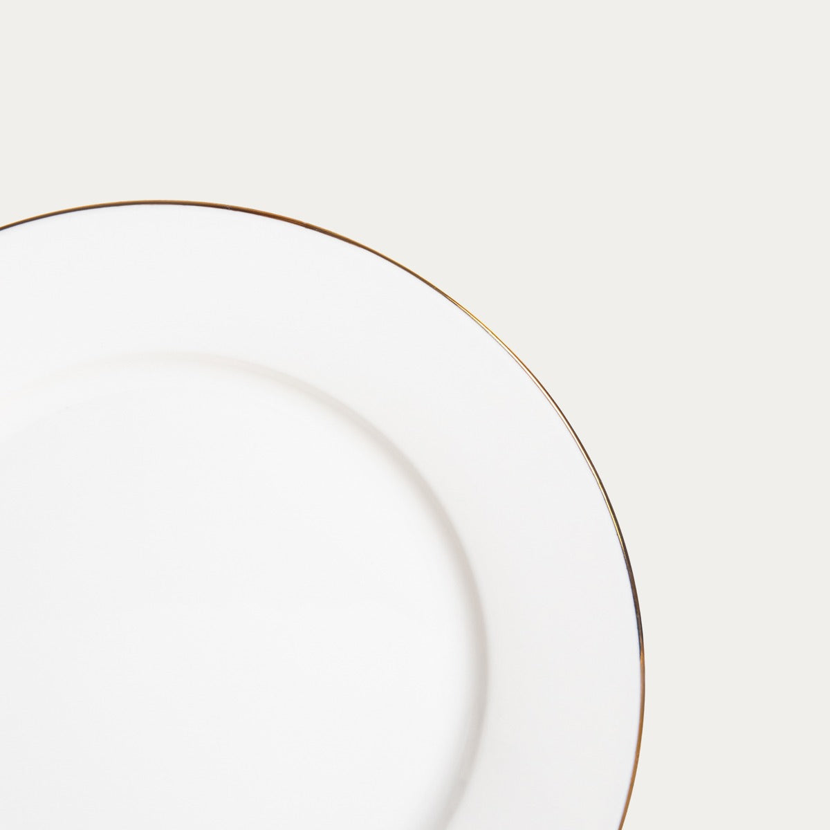 AUROO Dessert Plate with Gold Rim - 19 cm Porcelain