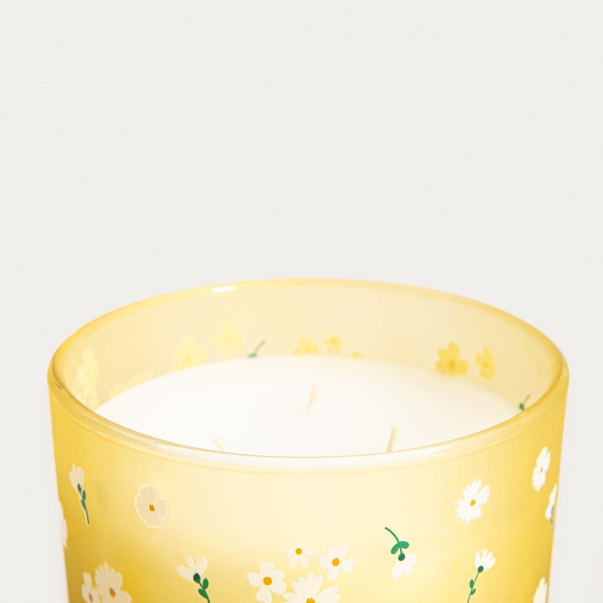 IN FLOWER Lily of the Valley Scented Candle 270g