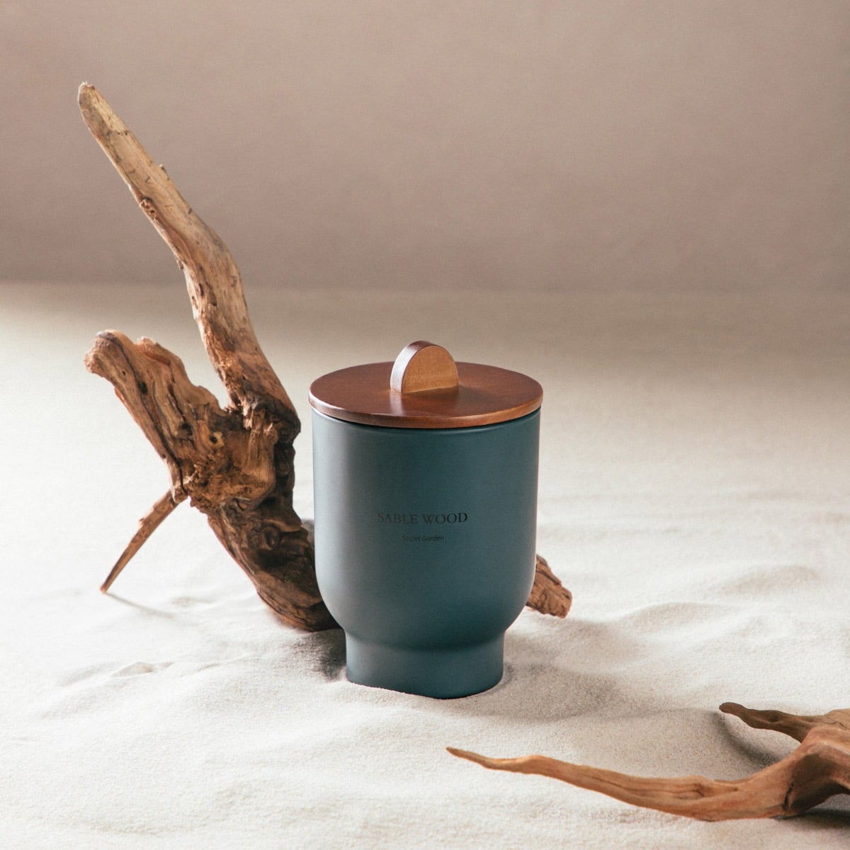 SABLE WOOD Secret Garden Scented Candle 400g