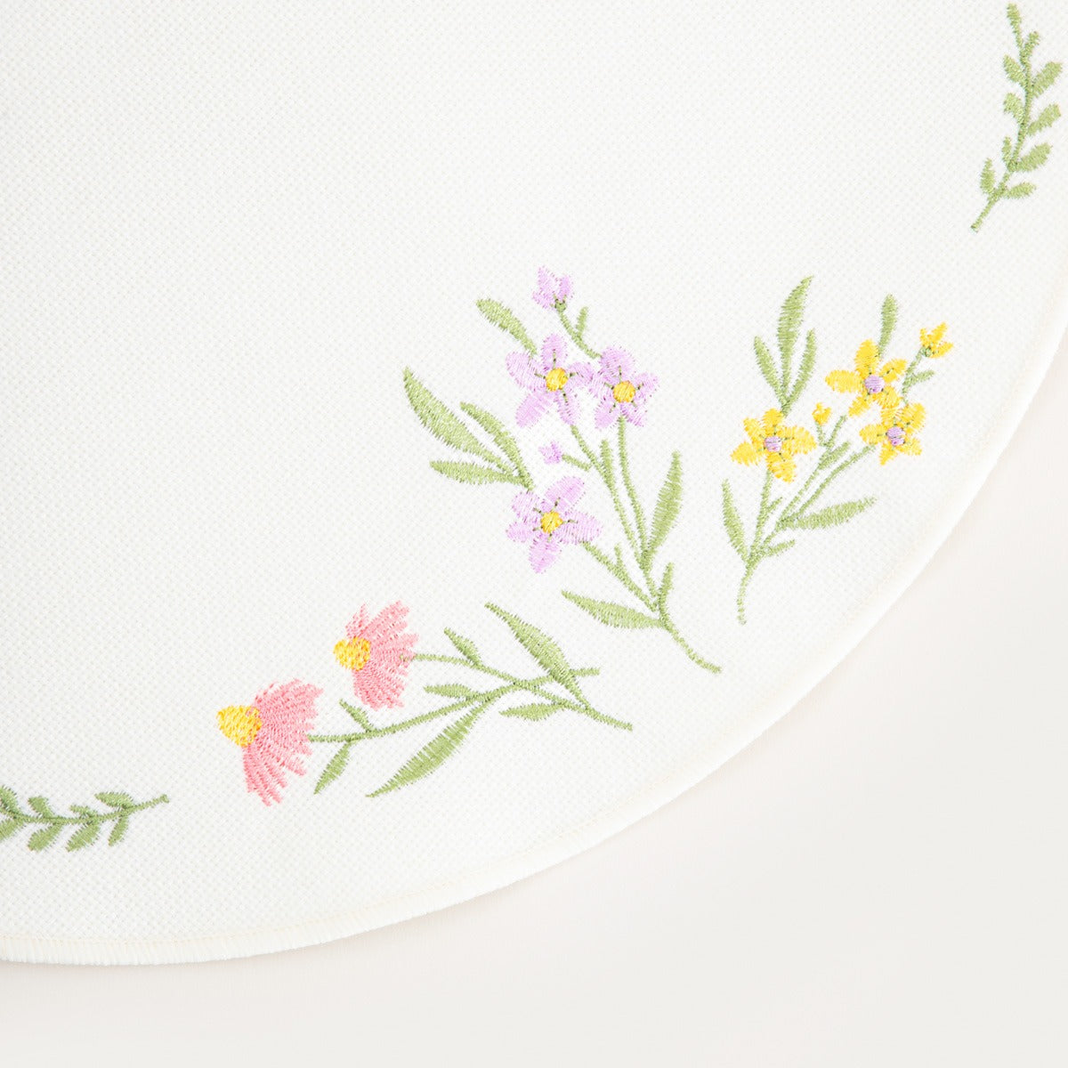 TAISA Ecru Table Mats with Decorative Floral Embroidery, Set of 2, 38cm