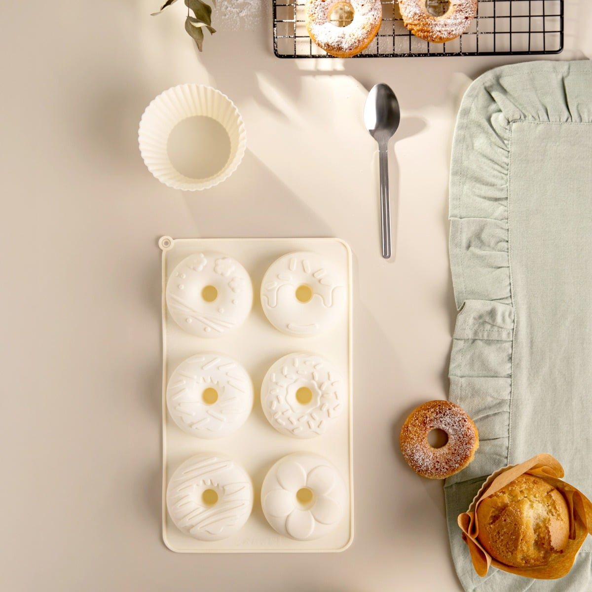 MOLLIS Silicone Donut Mould for Cream Sprinkles 27x16.5 cm