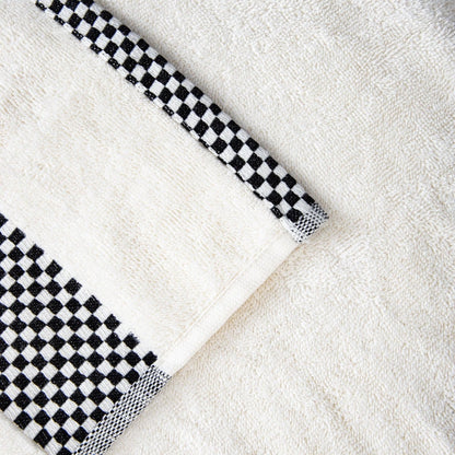 Towel TIVA Bath Towel with Black Check Pattern 70x130 cm