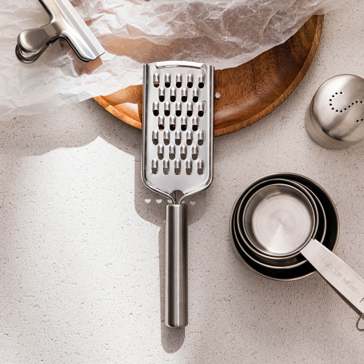 ONTARIO Stainless Steel Grater with Large Mesh - 22 cm