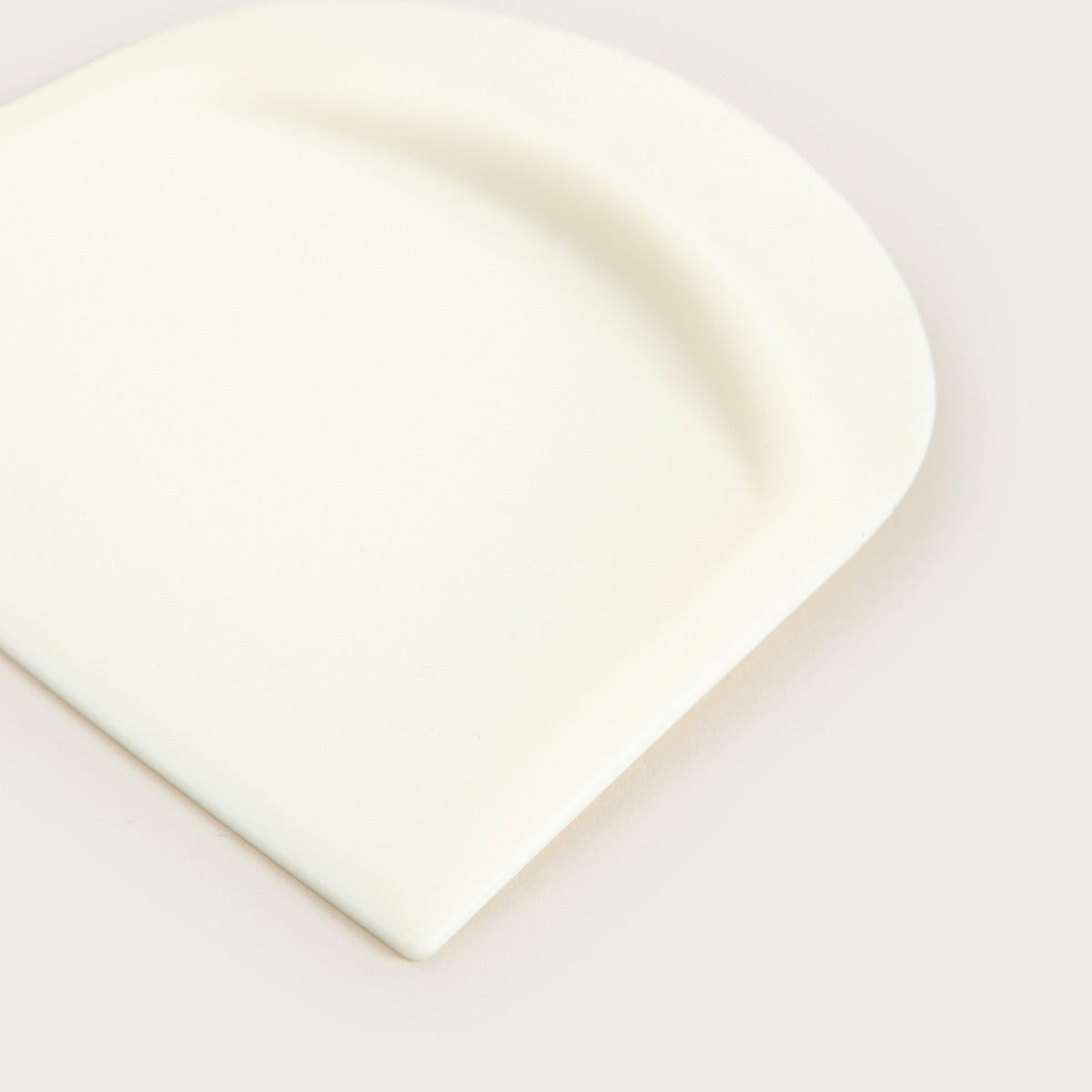 MOLLIS Dough Scraper Flexible Kitchen Tool 16x14x2cm