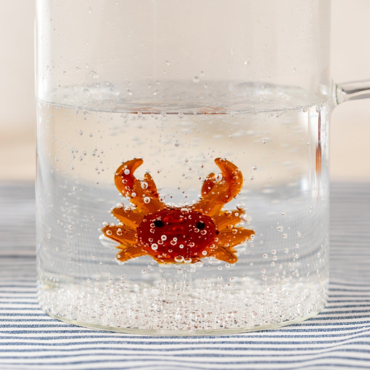 AQUIN Glass Pitcher with Crab Design 1.4L