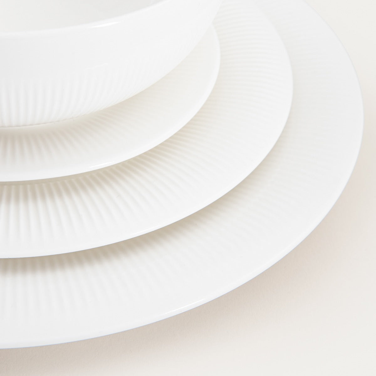 DIBBA Ceramic Bowl with Fluted Pattern - 15.5 cm