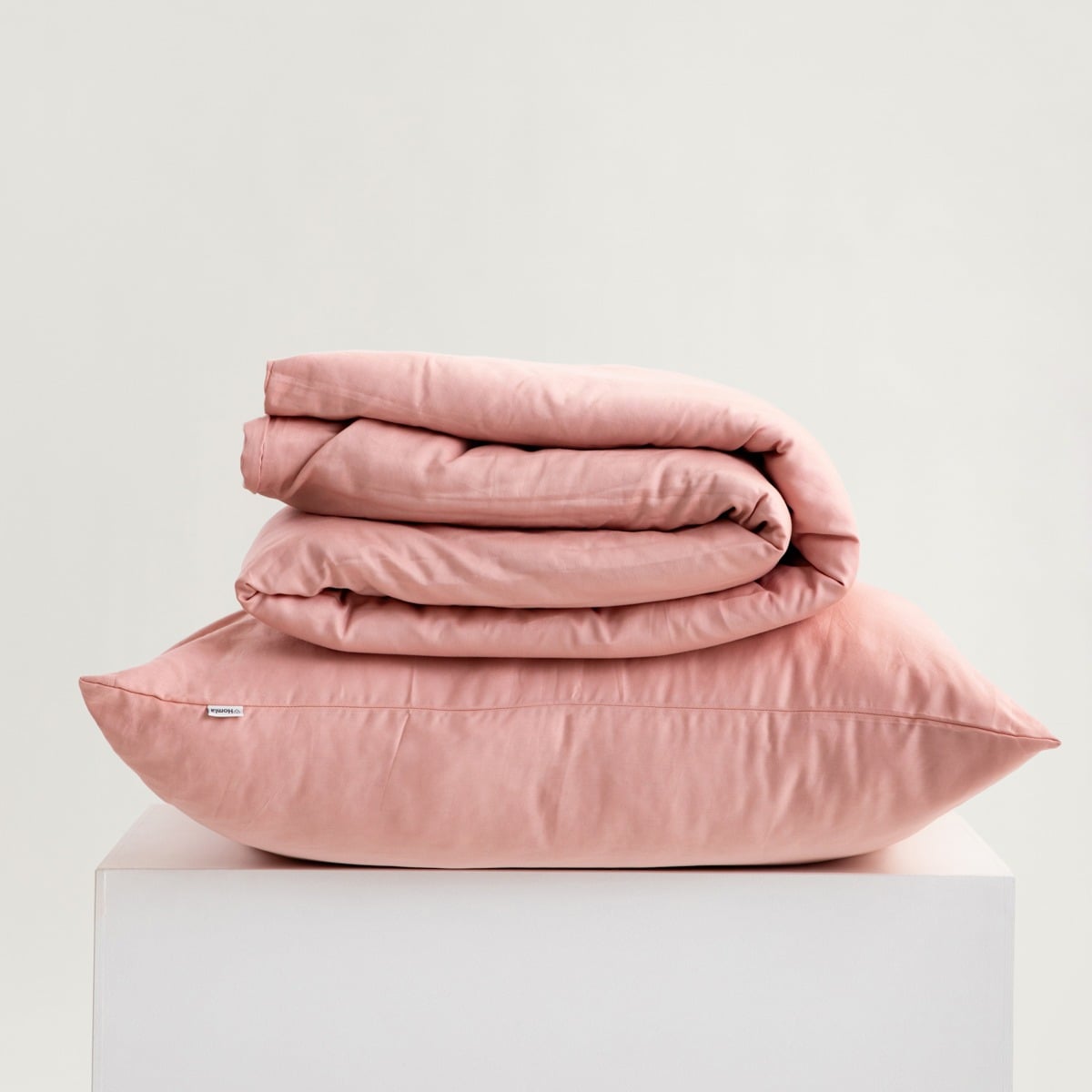 Bed linen set Avelia Pink Satin Viscose Blend Bed Linen Set 160x200 cm
