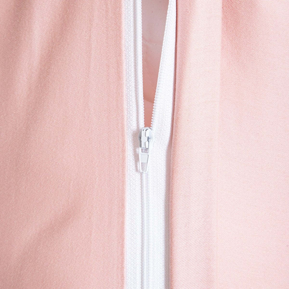 Bed linen set AVELIA Pink Satin Viscose Blend Bed Linen Set 140x200 cm