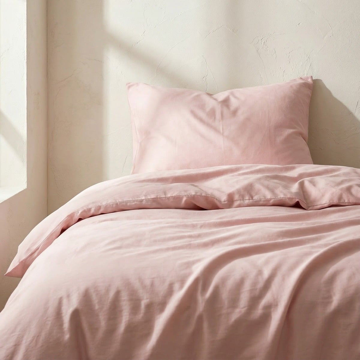 Bed linen set AVELIA Pink Satin Viscose Blend Bed Linen Set 140x200 cm
