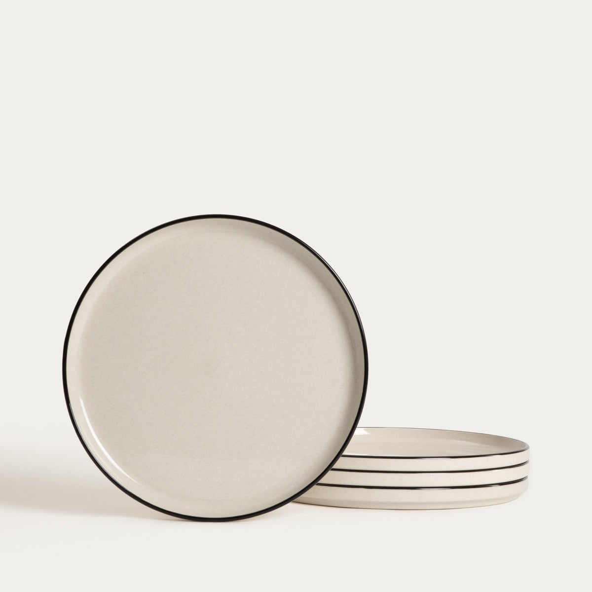 Set of 4 Black Rimmed Dinner Plates AZRA