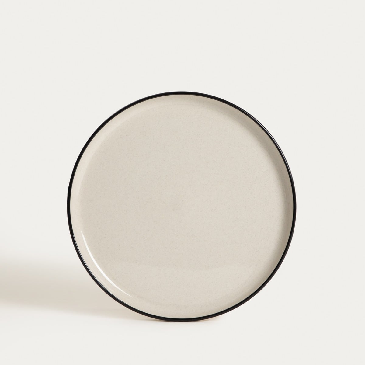 Set of 4 Black Rimmed Dinner Plates AZRA