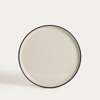 Set of 4 Black Rimmed Dinner Plates AZRA