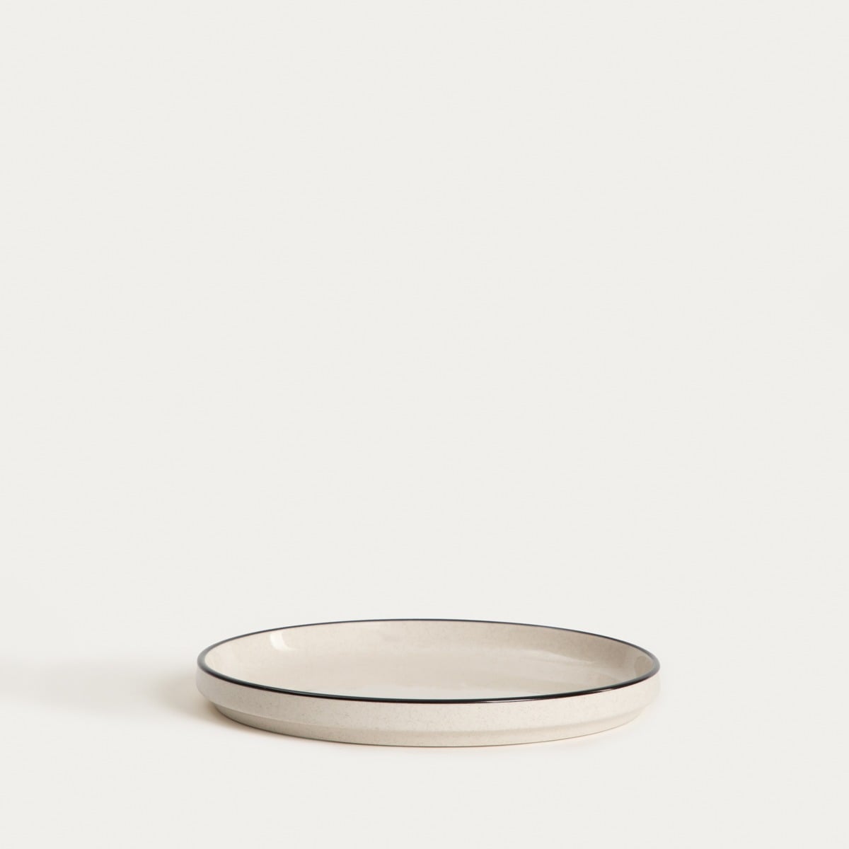 Set of 4 Black Rimmed Dessert Plates AZRA