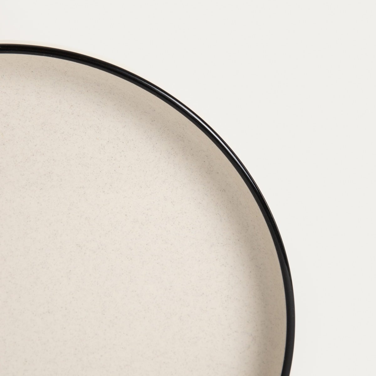 Set of 4 Black Rimmed Dessert Plates AZRA
