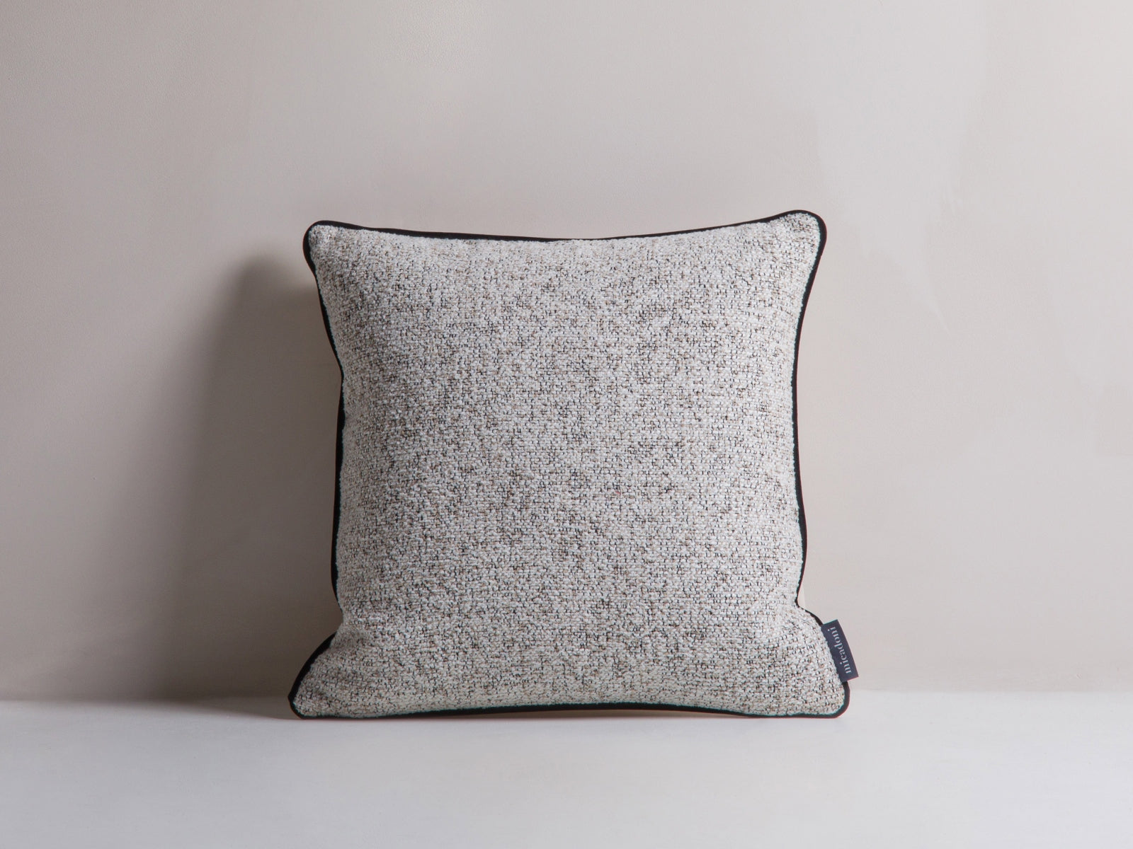 Celine — Padi (45,0 x 14,0 x 45,0 cm)