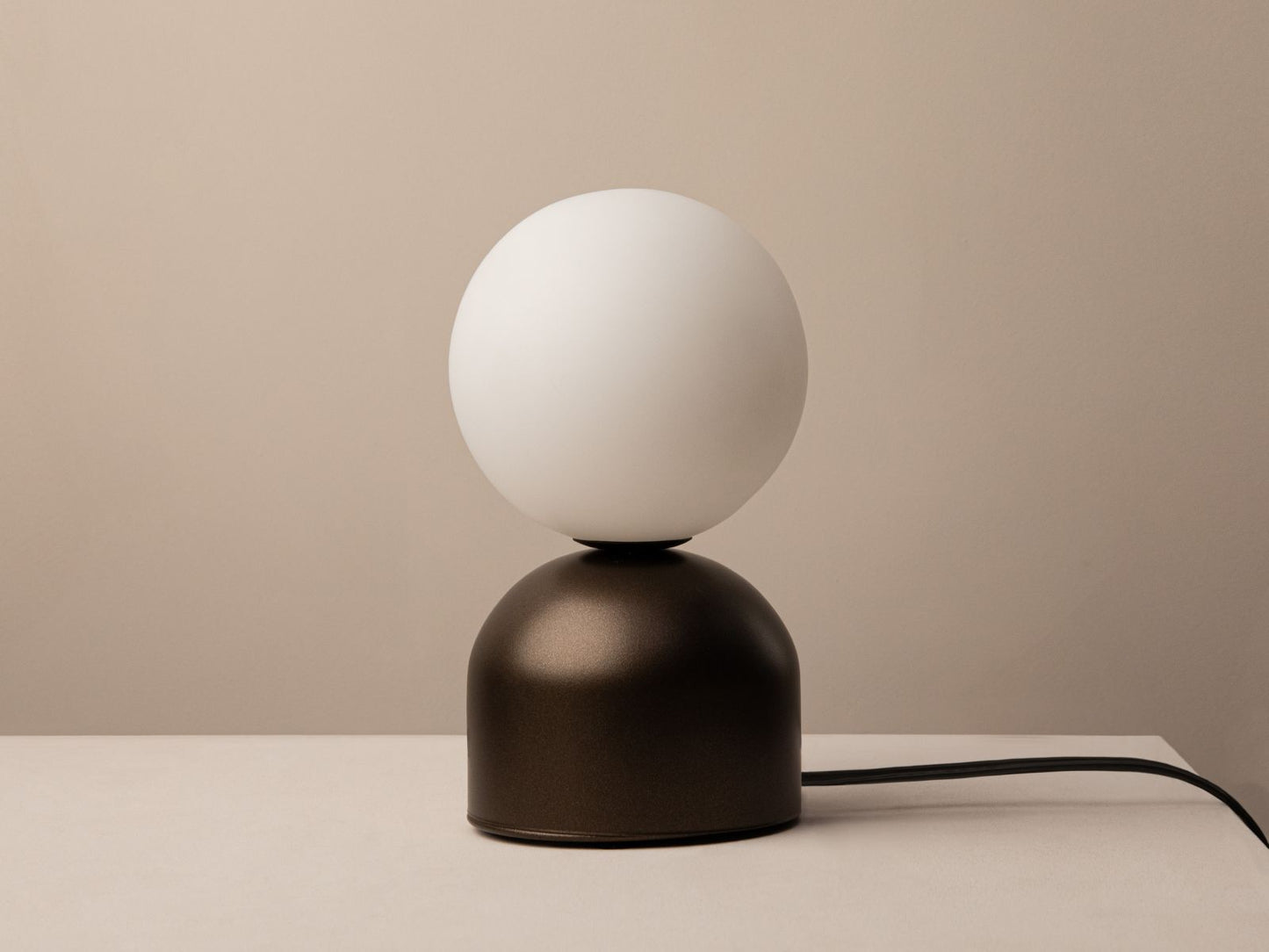 Ely — Lighting (12x12x21 cm)