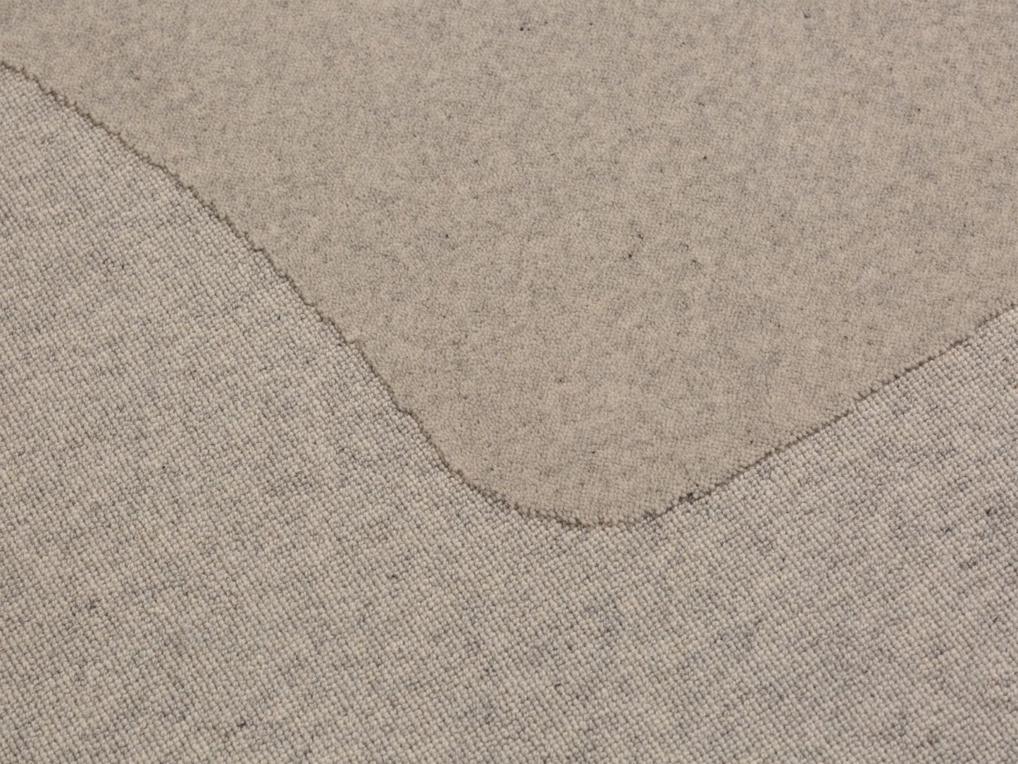 Abstract — Rug (300x200x1.25 cm)