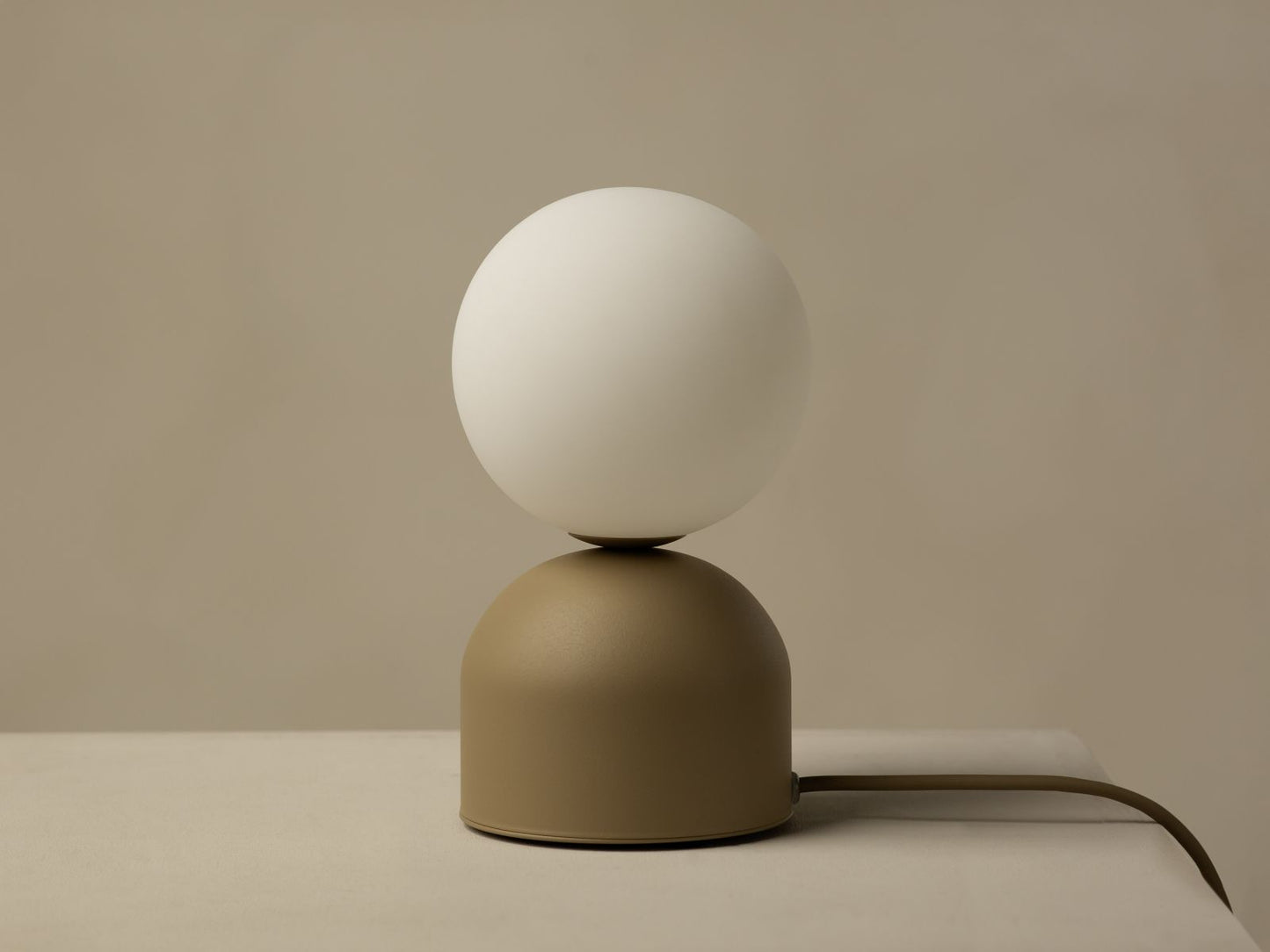 Ely — Lighting (12x12x21 cm)
