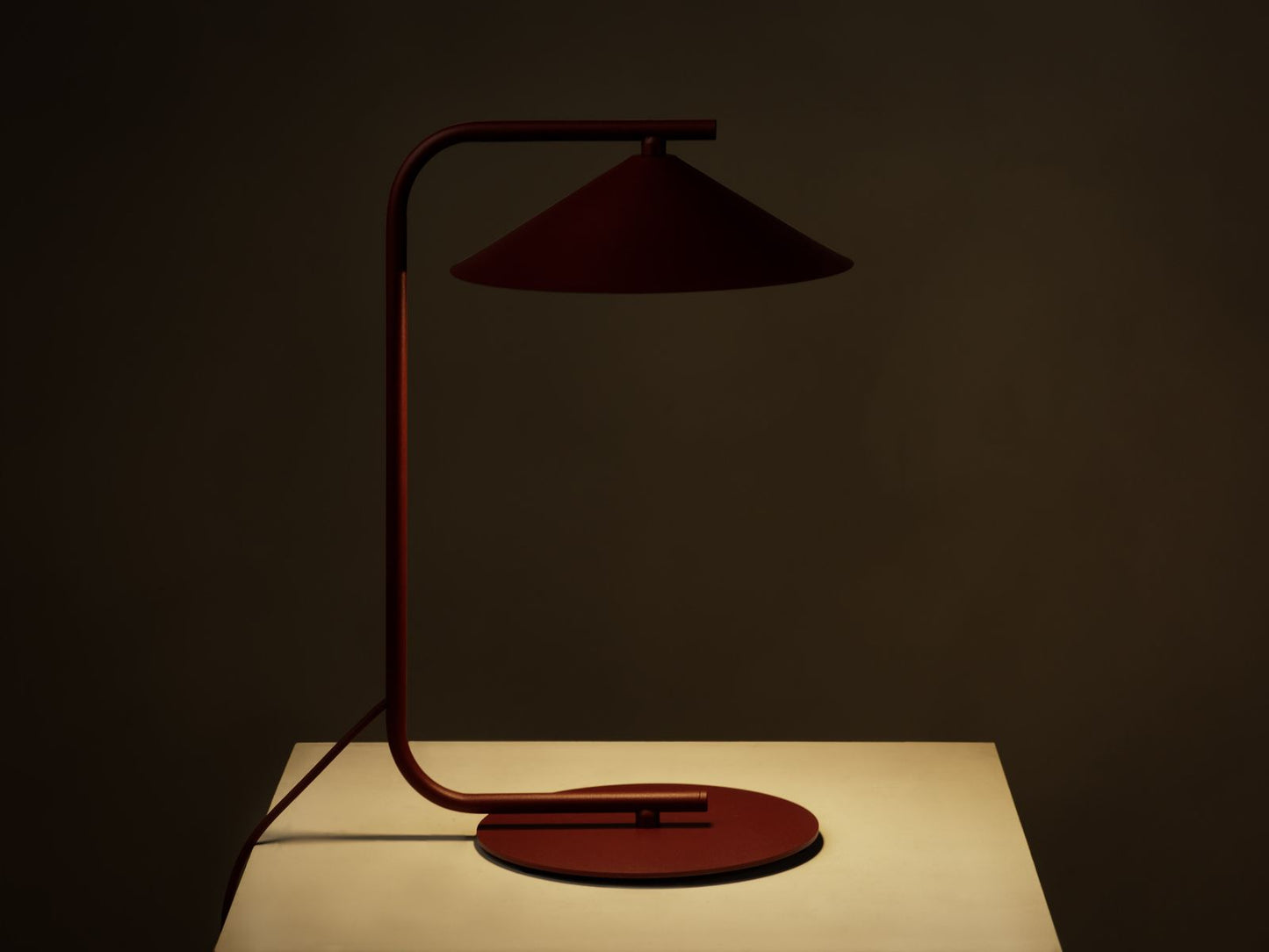Nocte — Lighting (27x23x42 cm)
