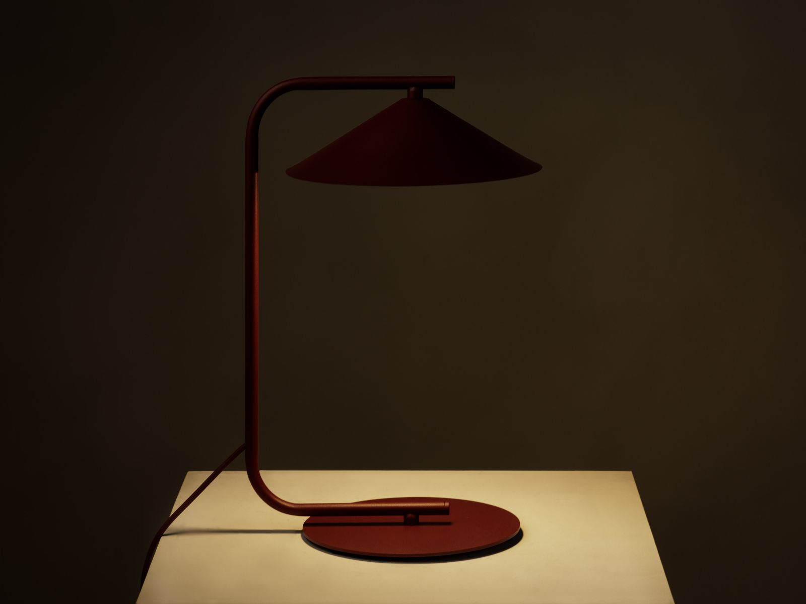 Nocte — Lighting (27x23x42 cm)