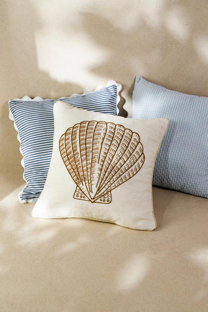 PREM Pillowcase with Embroidered Shell and Corduroy Trim 45x45cm